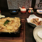 あぷちゃ - ハモの骨せんべいと、やっこ醤油だし380円。ボリュームあるし良い味や～んo^.^o