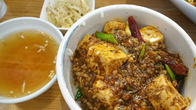 坦々麺・陳麻婆豆腐 雲林坊 九段店>