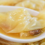 らーめんどんぐり - ツルツルっと収まるワンタン