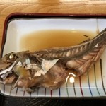 Shiyouei Zushi - 煮魚はギマですね！この時期の三河湾では良く獲れるメジャーな魚なのです