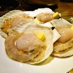 牛角 - 殻付き帆立