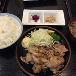 Izakaya Tama Sen - 生姜焼き定食