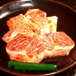 Sumibiyakiniku Sai - カルビ、けっこう厚めです