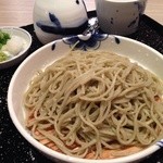 玄蕎麦 野中 - 淡い緑の荒挽き蕎麦