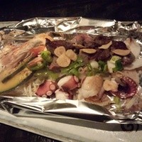 鉄板焼　ぼんの - サイコロＭＩＸ焼き
                肉もシーフードも旨かった！