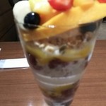 ミルク&パフェ よつ葉ホワイトコージ - 