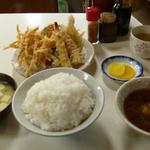 天ぷら定食ふじしま - ごく普通の天ぷら定食です。
