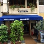 ヴァカンツァ - イタリア南部の海沿いにあるようなお店です。