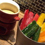 ビストロ チキート - お通しのバーニャカウダ♪ここから既にテンション↑