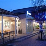 カフェテリア 風の音 - 私にとってさかえ屋本店は、ヘンデルとグレーテルの「お菓子の家」のようです。