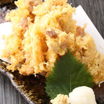 Shinnagasaki Kasen Ichigyoichie Shokakuya - ● 大分名物　鶏天：鶏肉に天ぷら衣をつけて、カラッと揚げた
      郷土料理。おろし天つゆで。 