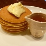 カフェテリア 風の音 - バターがたっぷりのっています。　