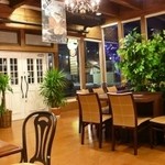 カフェテリア 風の音 - 店内は落ち着いた作りになっています。