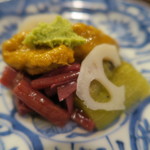 なる屋 - 焼き茄子、青森雲丹、赤ずいき、大根、蓮根