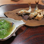 なる屋 - 鮎塩焼き、湯葉　胡瓜酢にて