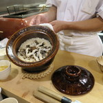 なる屋 - 土鍋御飯　鱧・椎茸・梅干し御飯