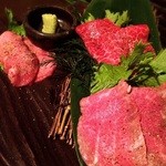 焼肉 炙屋武蔵 - タン、トウカラシ、ウワミスジ（コース内）