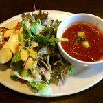 BARU 竹末 - 前菜のサラダとスープ。