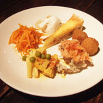 スパイスカフェ - 5品盛り合わせ　鯖のコロッケがうまうま。