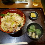 40702051 - 親子丼（880円）