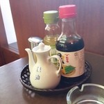 赤尾菜館 - テーブルの上の様子です