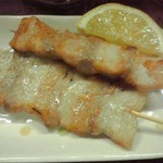 鶴亀 - 豚バラ串焼き ２８０円(税込)(２０１５年８月７日撮影)