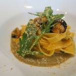 リストランテ ナカモト - タリアテッレ　焼き茄子ピュレ、ムール貝、スモークチーズの香り