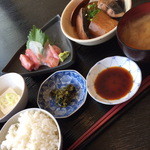 三好弥 - 刺身盛り合わせ＆焼魚定食（１，０００円）この日は焼魚ではなくぶり大根でした。２０１５年８月