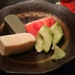 京料理　たにぐち - 生麩の刺身 ウリの昆布漬けとフルーツトマト