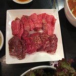 カルビとハラミのニンニクだれ