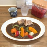 根津カレー ラッキー - 特製ラッキーカレー：ポークに蒸野菜トッピング