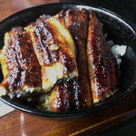 イチビキ - 特上丼 3500円。かなり大きめのうなぎです。