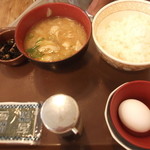 Sukiya Fukui Harue Ten - たまごかけご飯の味噌汁を、豚汁にチェンジする。