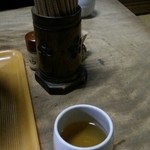 信濃屋 - まずは、冷たいお茶を頂く　2015.8