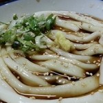 信濃屋 - 冷たいうどん(普通）アップ　2015.8