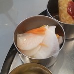 インドラ - インドラさん名物の「大根ときゅうりのサラダ」、さっぱりして大好きです♪