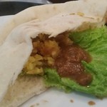 インドラ - ちょっといろいろ詰めてピタサンド作ってみました