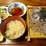 いなか家 - 料理写真:ざるそば炊き込みご飯７００円