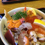 マルトモ水産 鮮魚市場 - 海鮮丼スペシャル