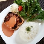 自家製ハンバーグプレート 864円 2015/08