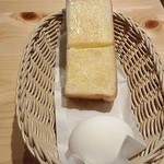 コメダ珈琲店 - モーニングのトーストと卵