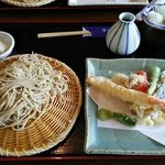 やまさと - 天せいろ（二八蕎麦）1700円。