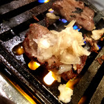 ホルモン・焼肉 キムチ - 2015.8　ネギは後乗せします♡