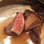 にくの匠 三芳 - 鮑、いちじくのアップ