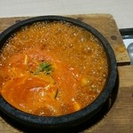 韓菜 - 豚のスンドゥブチゲです。 これに生卵を入れて、ご飯にかけてたべます。3辛を注文しましたが、そんなに辛くなかった。ご飯にかけるとおいしい！！