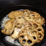 花たぬき - 蓮根のチーズ焼き カレー風味¥390
