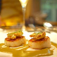 Jean-Georges Tokyo - "大粒ホタテとカリフラワー　ケッパー・レーズン　エマルジョン"