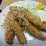 寿司吉 - 綺麗に下処理してカラッとあげられたいわしが４つも！