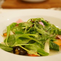 ENCUEIL 神戸北野 - ENCUEIL Lunch Petit course (契約農家の野菜など十数種類の野菜 焦しバターとハーブ塩で香りづけしたサラダ仕立て)