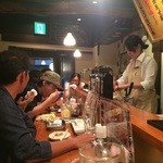 ハイボールバーゴールド - 美人すぎる店長さんが、手際よくハイボール作ってくれます！笑顔で和みます。